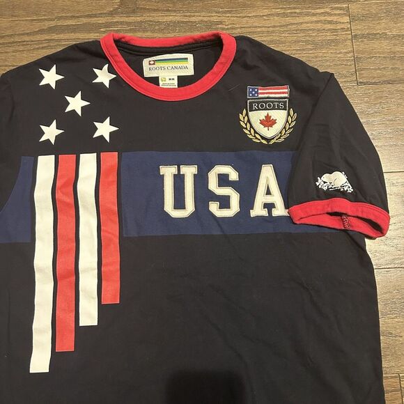 Mens Roots Canada Short‎ Sleeve T Shirt Black Size M Cotton USA Flag Crewneck - Picture 1 of 9